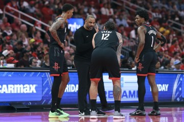 世界杯高清比赛观看地址-19分钟11中2！火箭有喜有忧，乌度卡暂弃伊森？拒绝1亿合同太草率