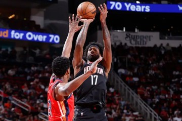 世界杯高清比赛观看地址-出场时间大幅减少，火箭锋线新星正在逐渐失去了教练组的信任？